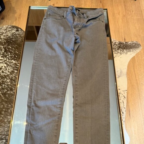 Pre-Loved Men's Grey Uniqlo Skinny Jeans - Size 28 or Small - Picture 2 of 8